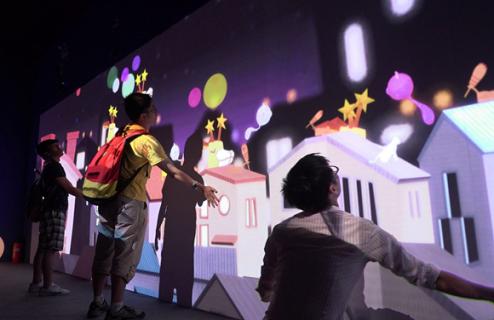 展廳設計中互動墻投影的優(yōu)勢插圖